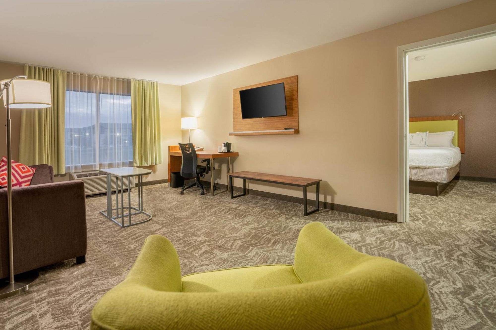 Springhill Suites By Marriott Дентън Екстериор снимка
