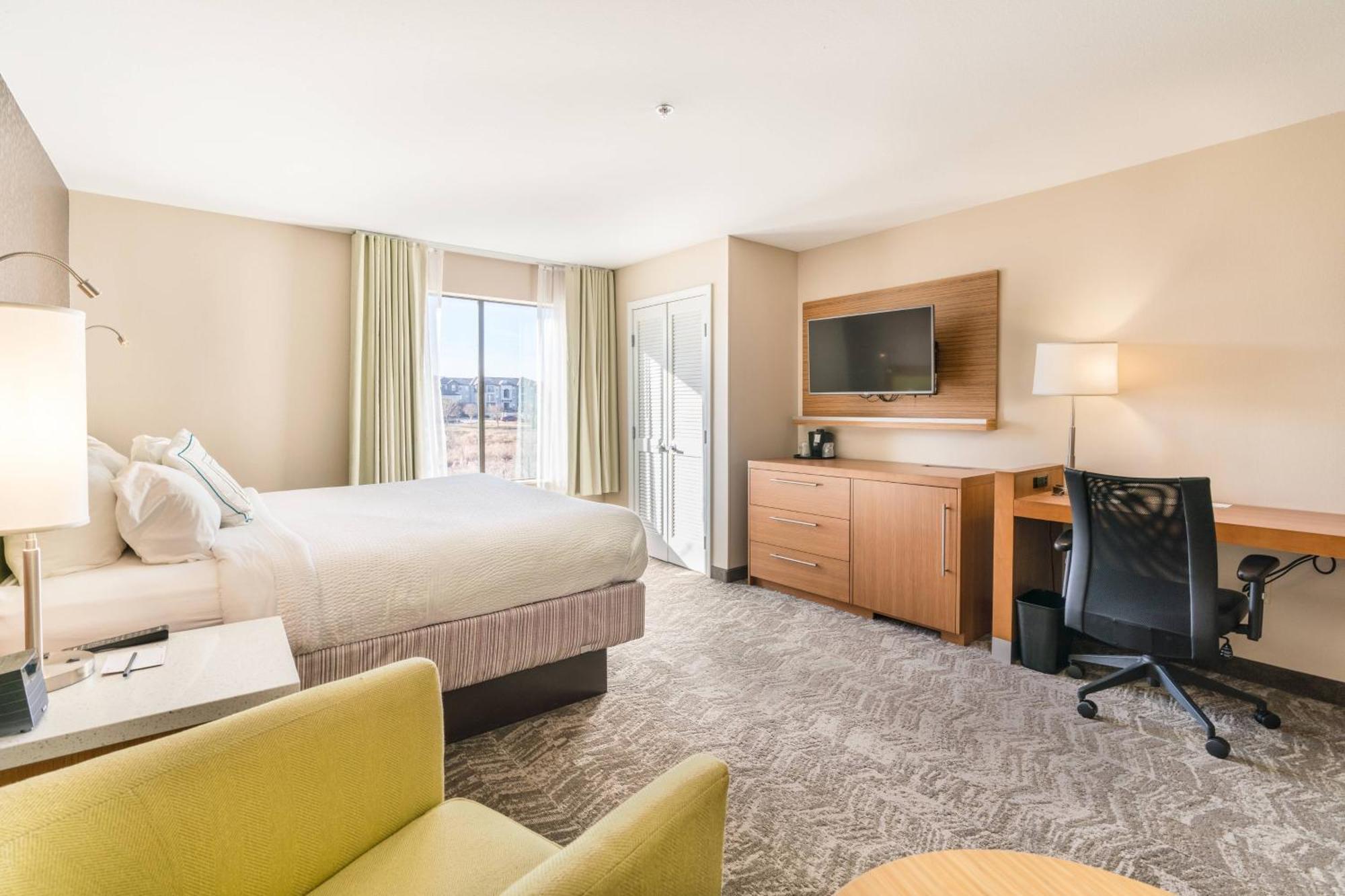 Springhill Suites By Marriott Дентън Екстериор снимка