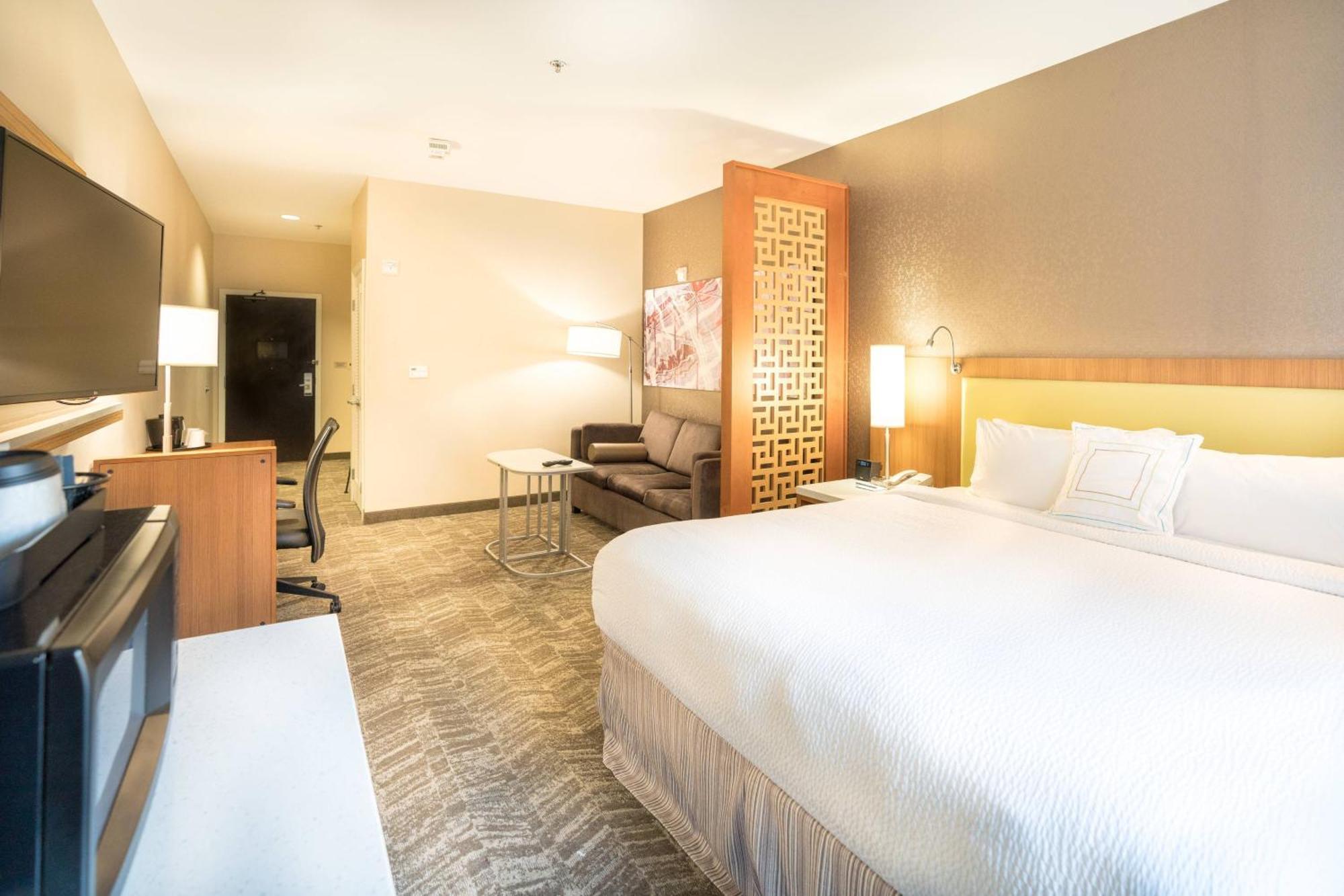 Springhill Suites By Marriott Дентън Екстериор снимка