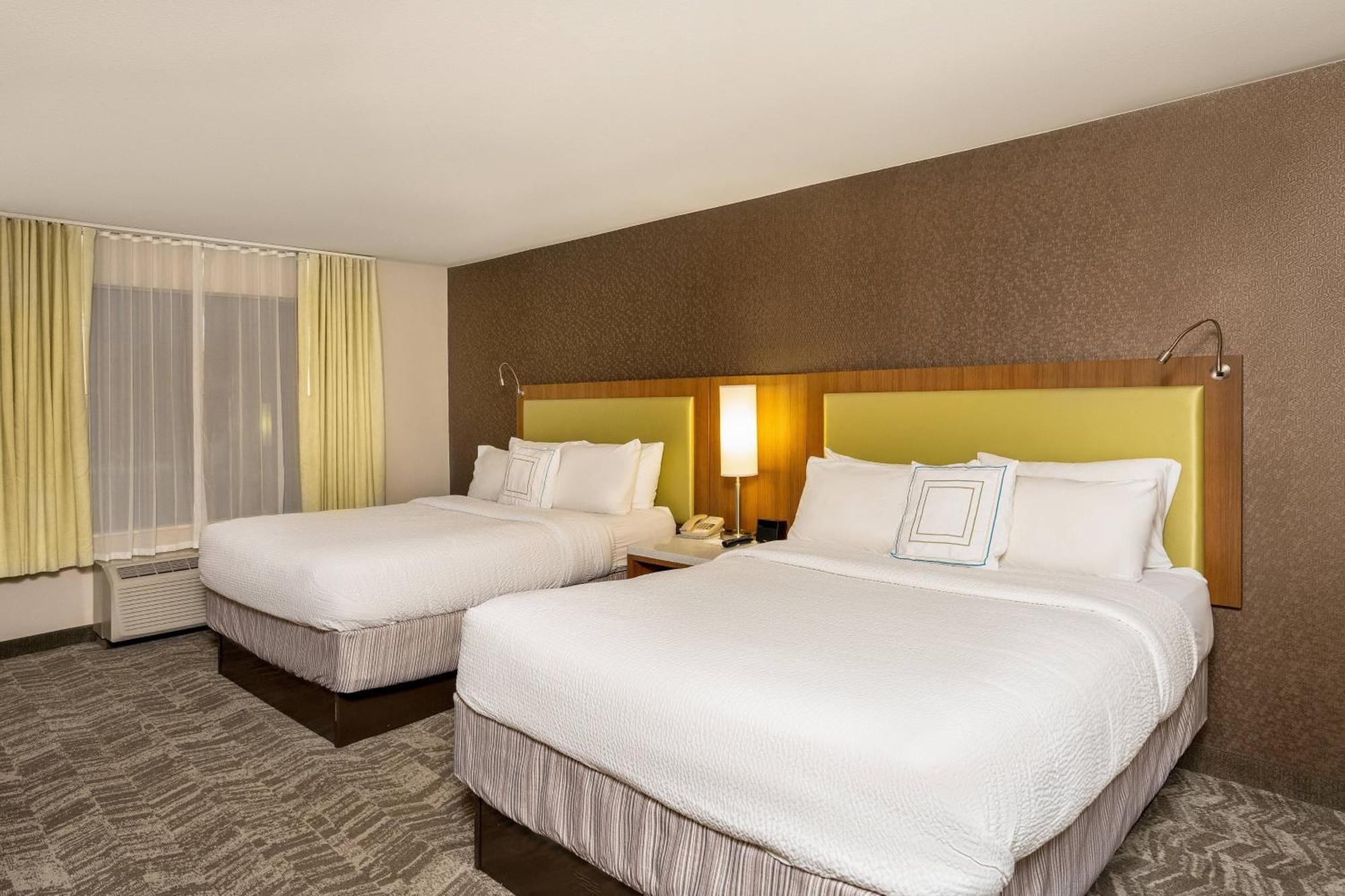 Springhill Suites By Marriott Дентън Екстериор снимка