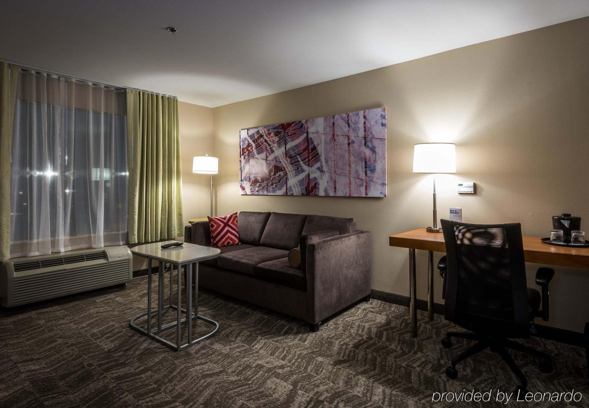 Springhill Suites By Marriott Дентън Екстериор снимка