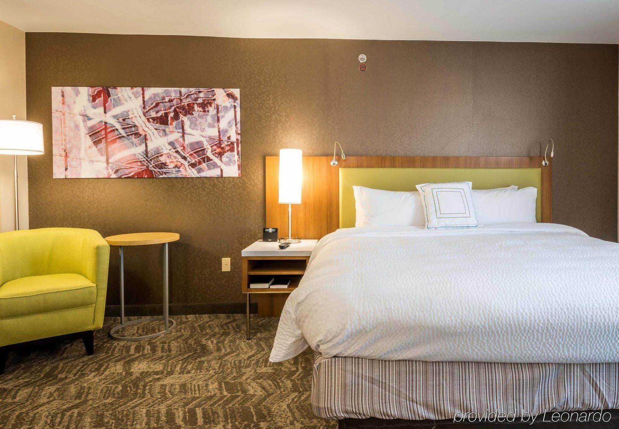 Springhill Suites By Marriott Дентън Екстериор снимка