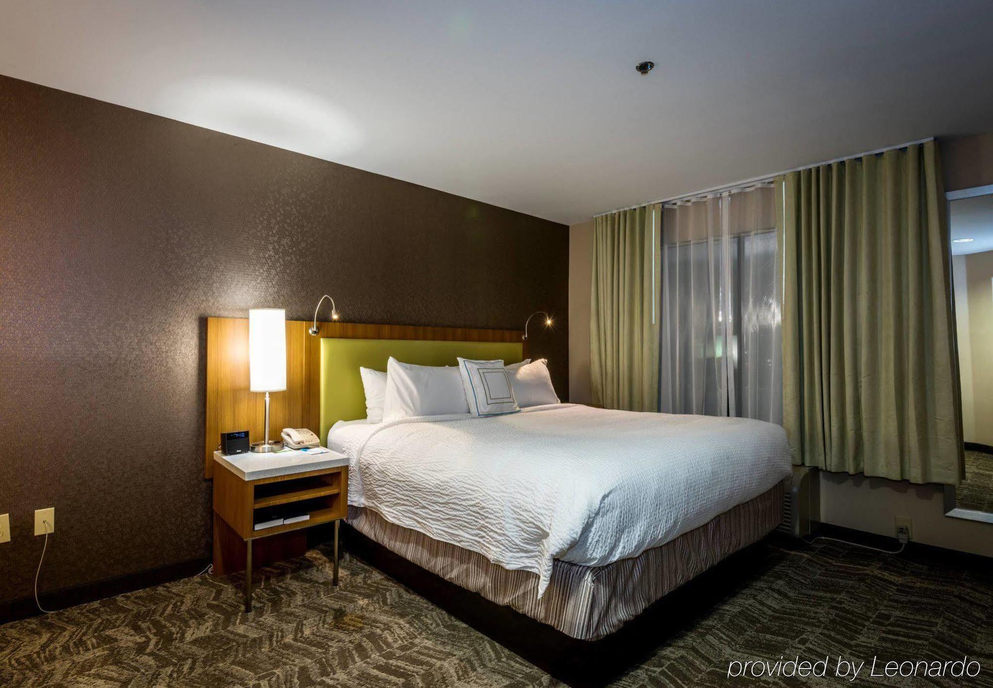Springhill Suites By Marriott Дентън Екстериор снимка