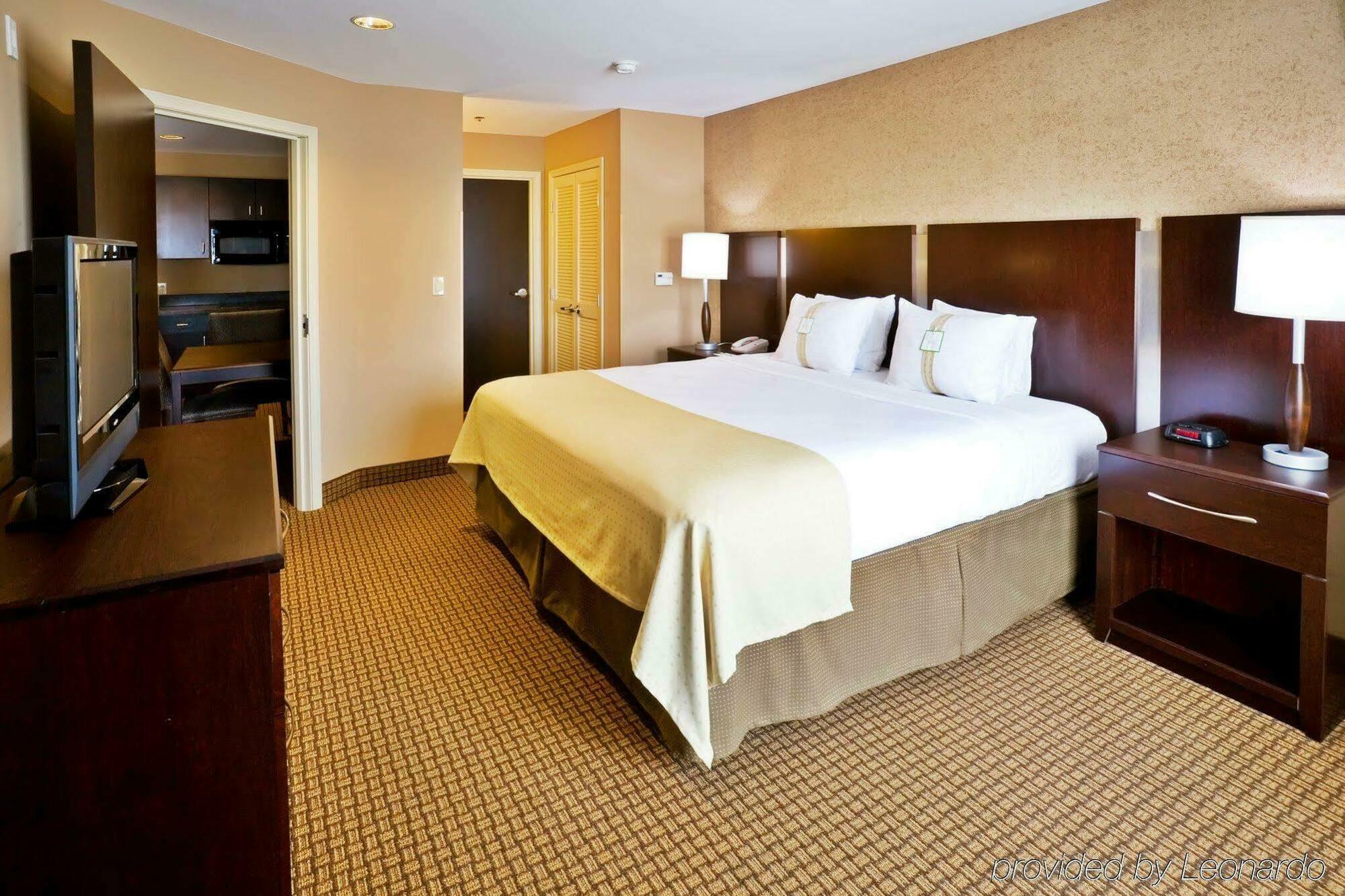 Springhill Suites By Marriott Дентън Екстериор снимка